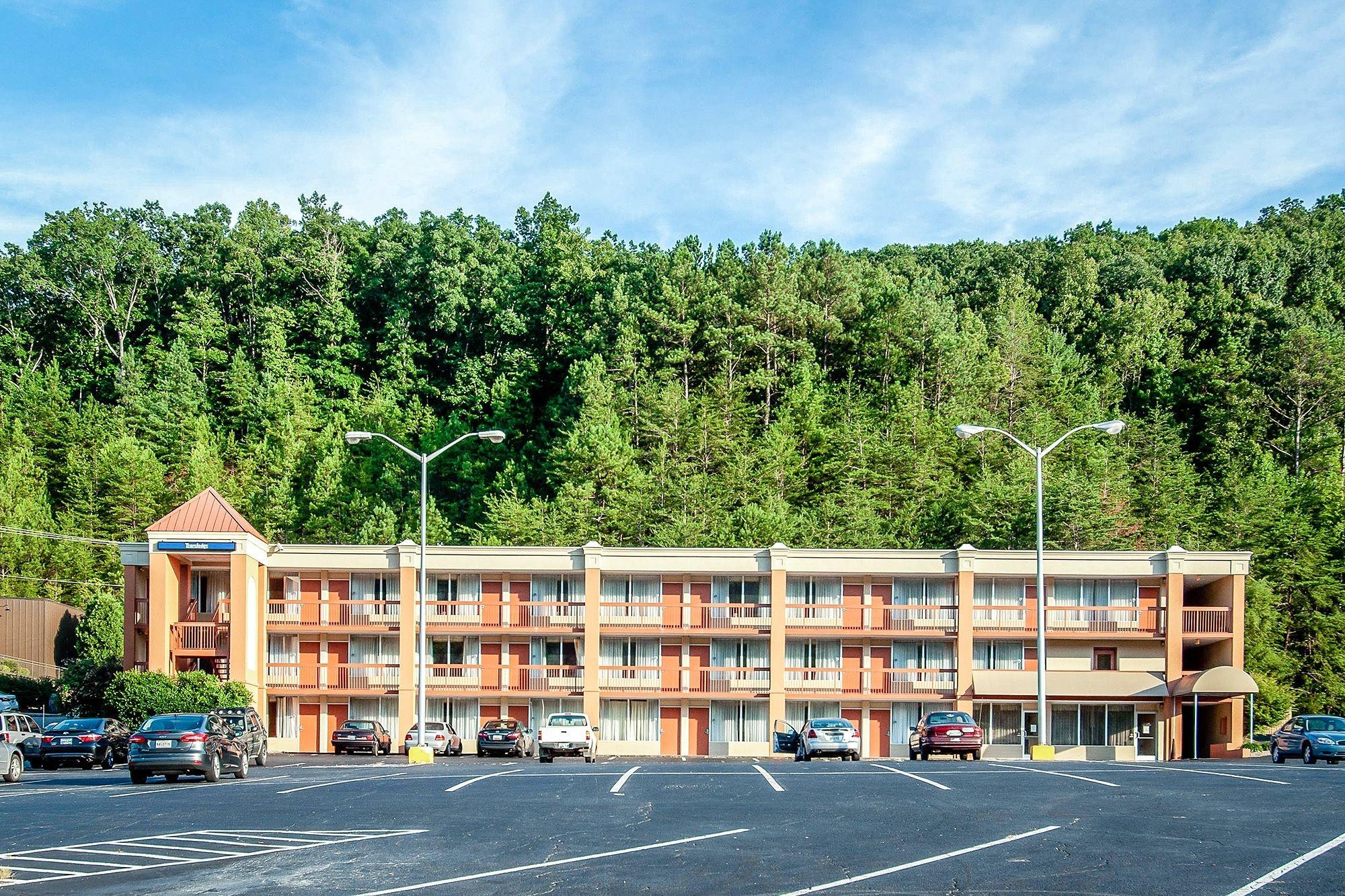 ทราเวลลอดจ์ แฮร์ริแมน Hotel Harriman ภายนอก รูปภาพ